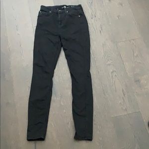 Super chic high waist skinny jeans!